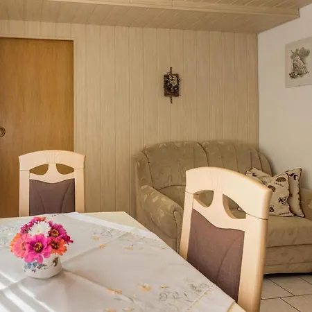 Grauer Apartment
